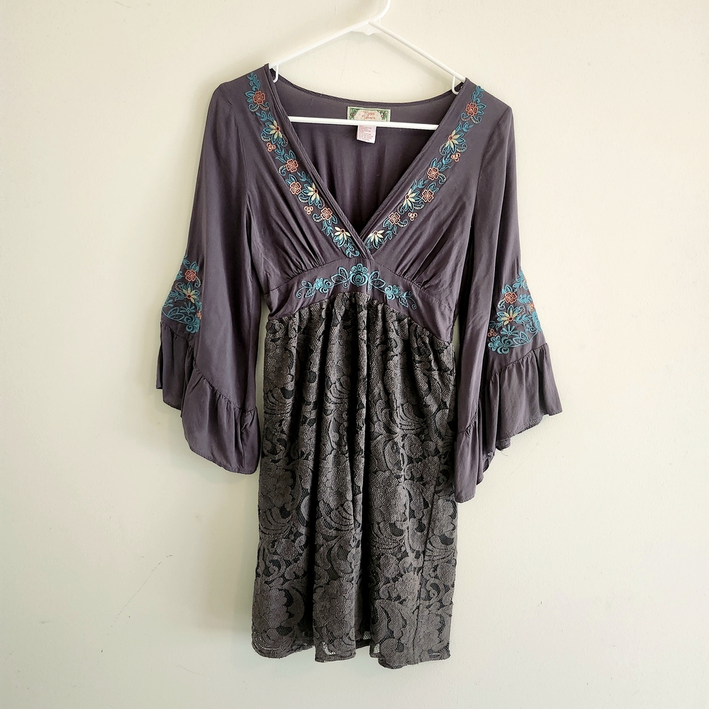 Boho Flying Tomato Grey Embroidered V-Neck Bell Sleeve  Lace Dress